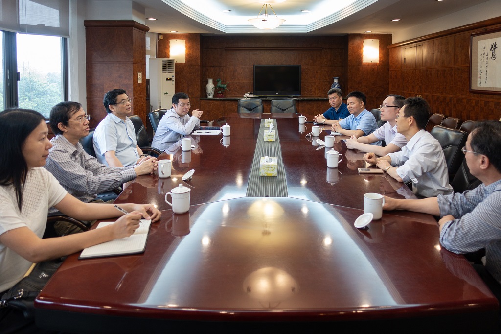 省出版集团杜传贵总经理带队深入AG超玩会电竞俱乐部食品集团调研督导安全生产工作