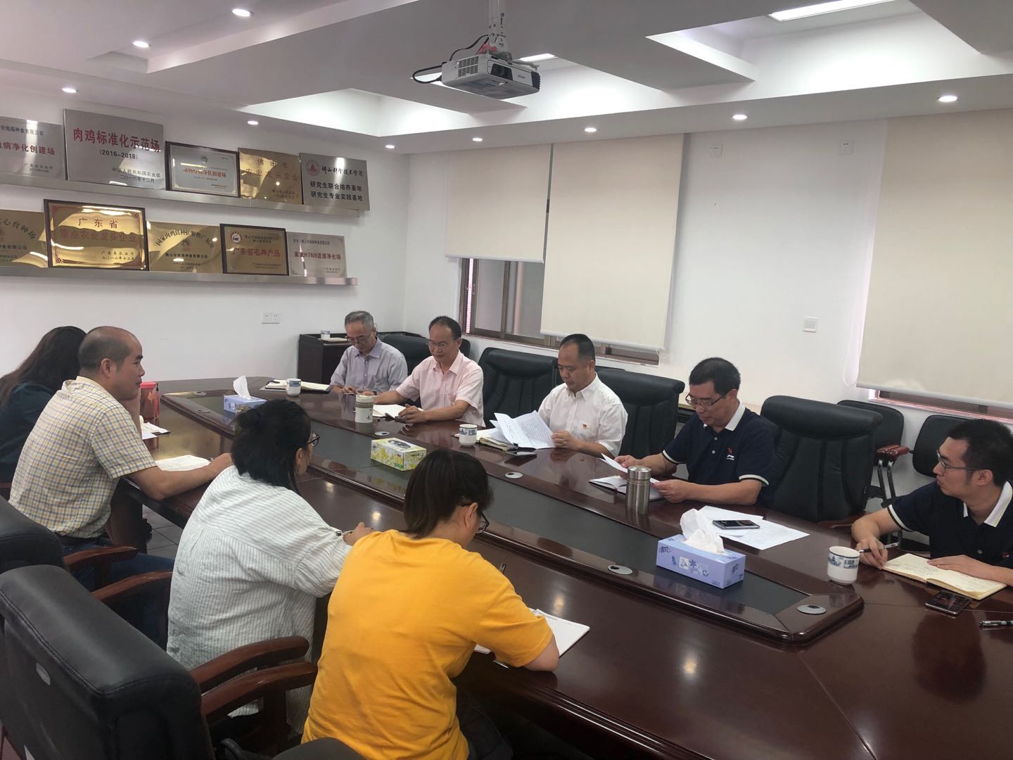 南海种禽党支部召开“不忘初心、牢记使命”专题组织生活会