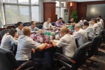 蔡飚到AG超玩会电竞俱乐部食品调研督导